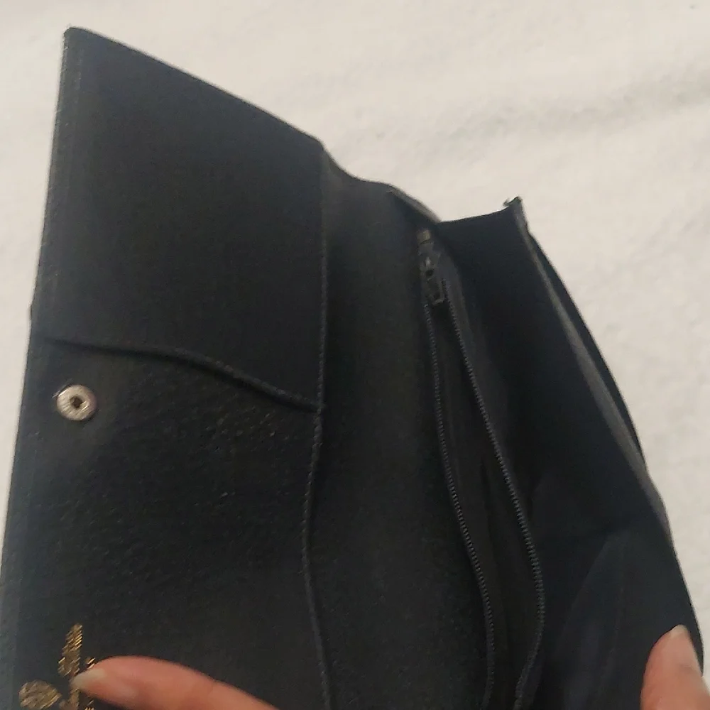 Gucci Accessory Collection GG Tri-fold Leathet and Canvas Wallet - Picture 4 of 9